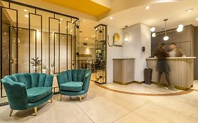 Up Viamonte Hotel
